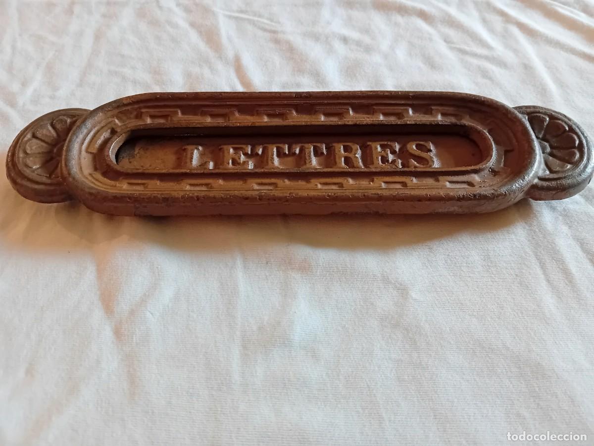 Antig&uuml;edades: Antiguo buzon-bocacartas-placa para puerta.