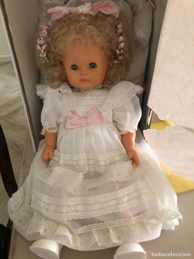 Antig&uuml;edades: Vestido Cl&aacute;sico Blanco Ni&ntilde;a Pl&aacute;stico y Tela