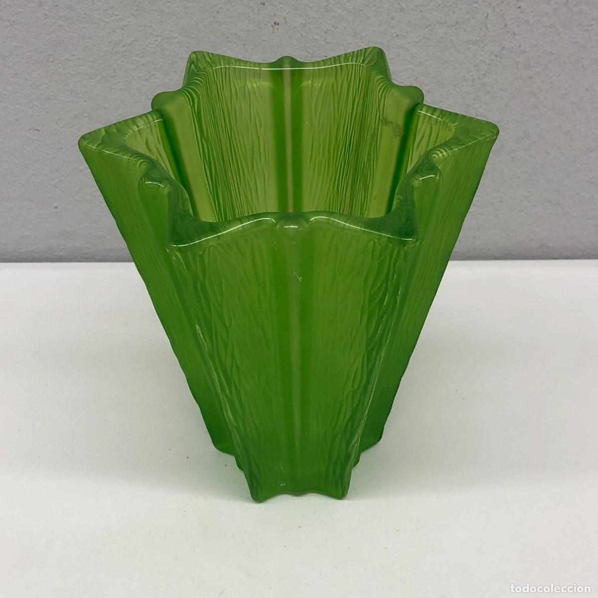 Antig&uuml;edades: CENTRO DE MESA - JARRON - VERDE - DISE&Ntilde;O ITALIANO - PIEZA DE COLECCION - 16,5 X 14,5 X 14,5 CM