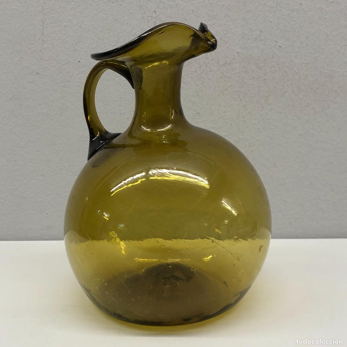 Antig&uuml;edades: JARRA DE CRISTAL MALLORQU&Iacute;N SOPLADO A MANO - S. XIX - VERDE ACEITUNA - 25 X 18 X 18 CM - RAR&Iacute;SIMO
