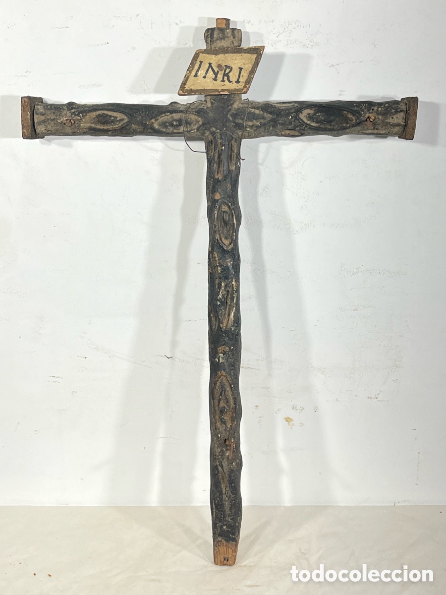 Antig&uuml;edades: Antigua Cruz de Madera R&uacute;stica Tallada. A/J