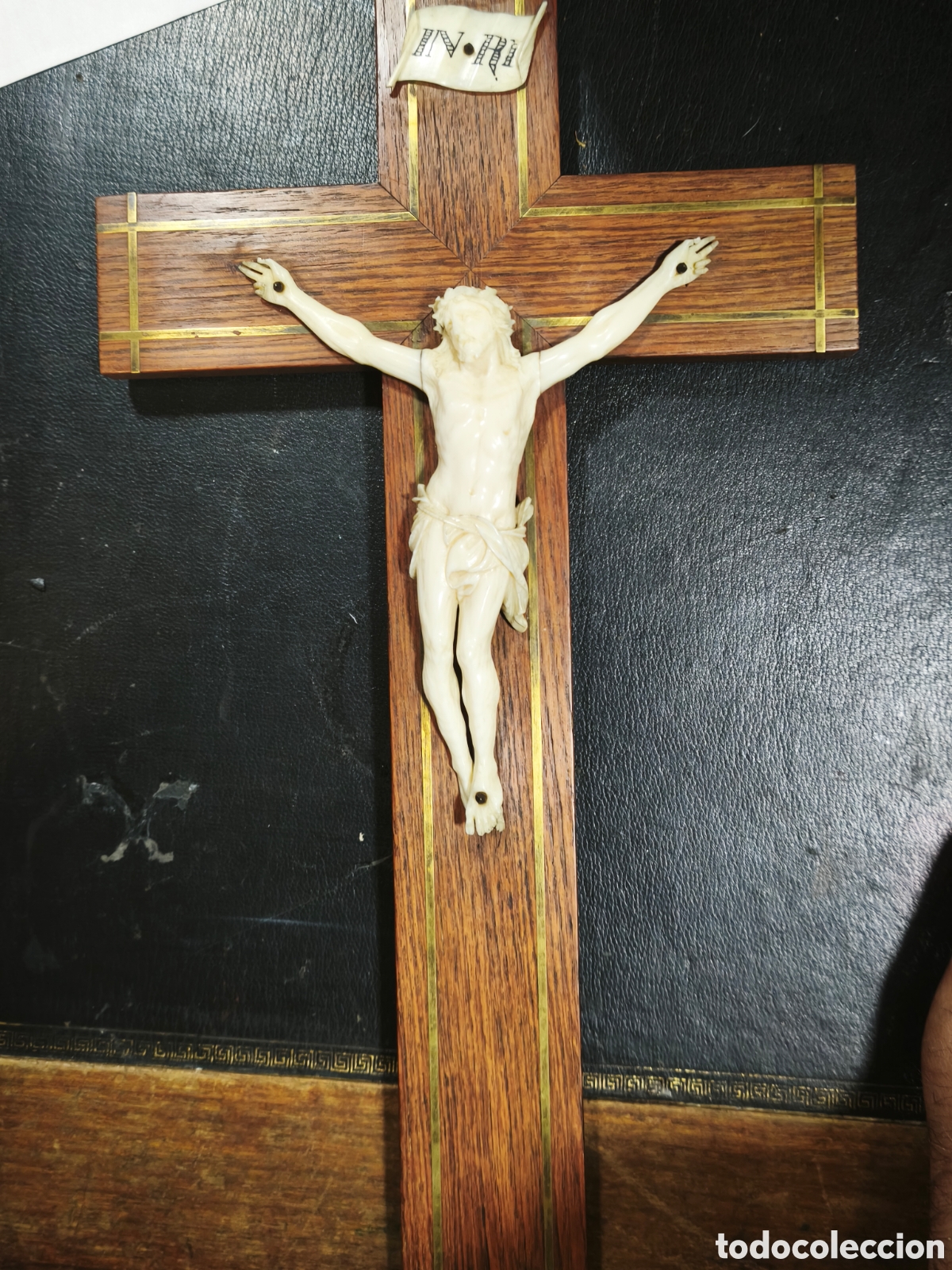 Antig&uuml;edades: Crucificado de marfil siglo XIX