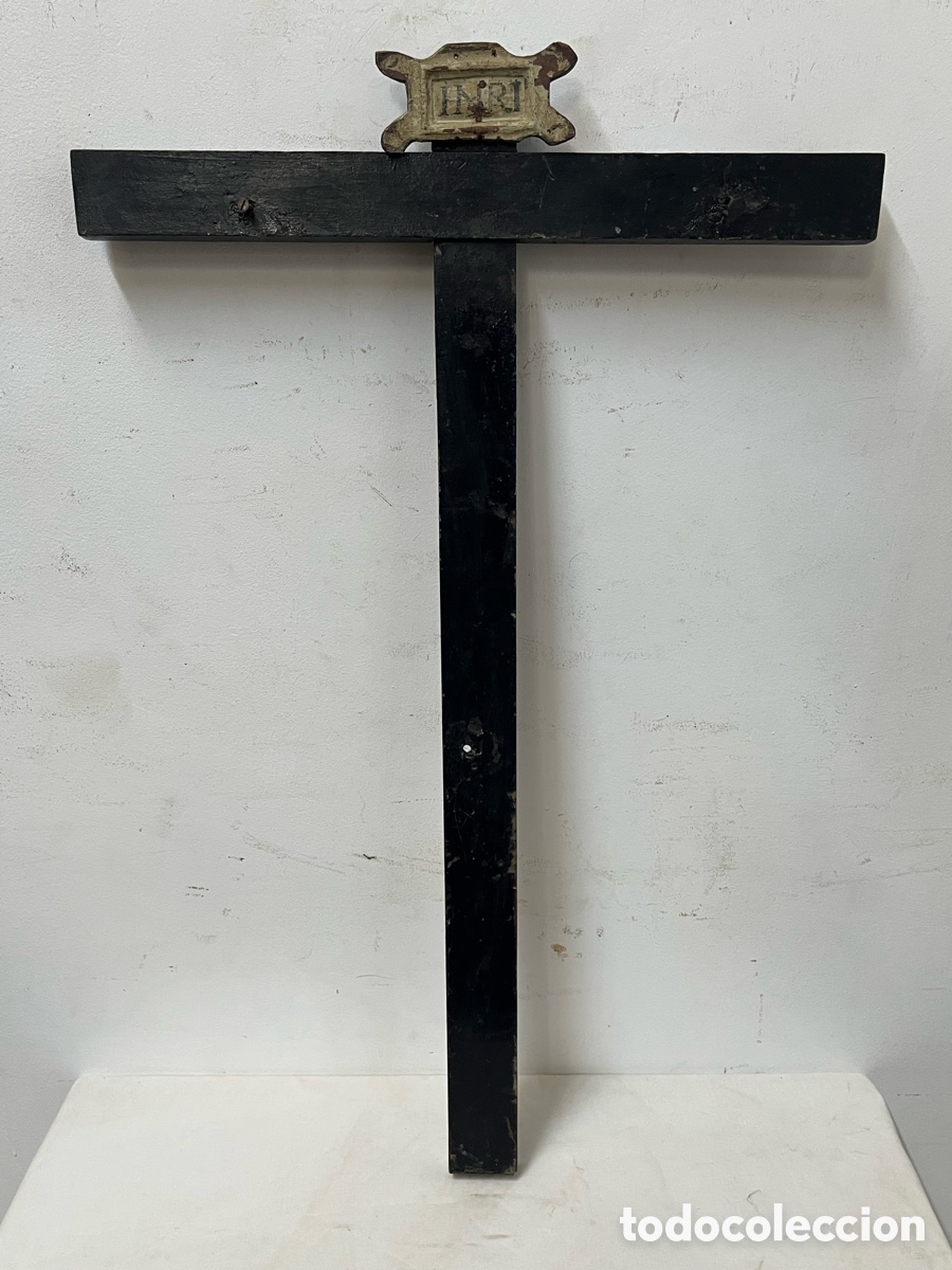 Antig&uuml;edades: Cruz de Madera Pintada en Negro.A/J