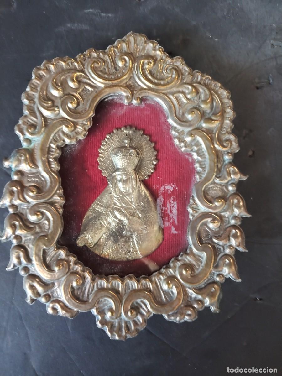 Antiguidades: Antiguo relicario Virgen Macarena, de metal plateado
