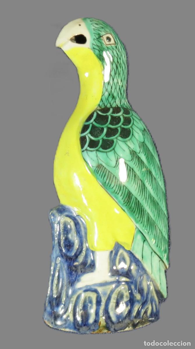 Antig&uuml;edades: Figura de Papagaio em Porcelana Chinesa s&eacute;culo XX 21cm