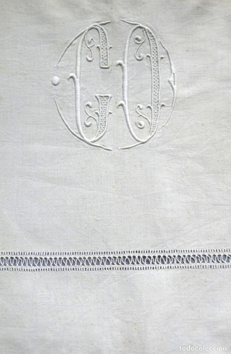 Antig&uuml;edades: ANTIGUA S&Aacute;BANA DE LINO Y ALGOD&Oacute;N CON VAINICAS, BORDADOS E INICIALES C.0. PPIO.S.XX