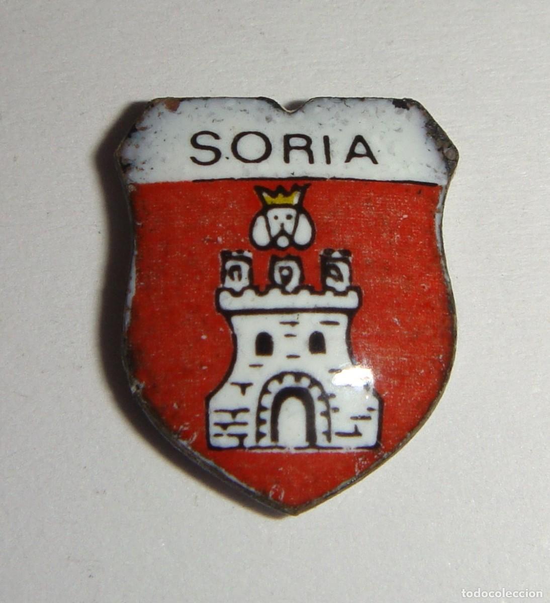 Antig&uuml;edades: Insignia Esmaltada de Soria &middot; Escudo Her&aacute;ldico en Miniatura &middot; 13 x 10 mm