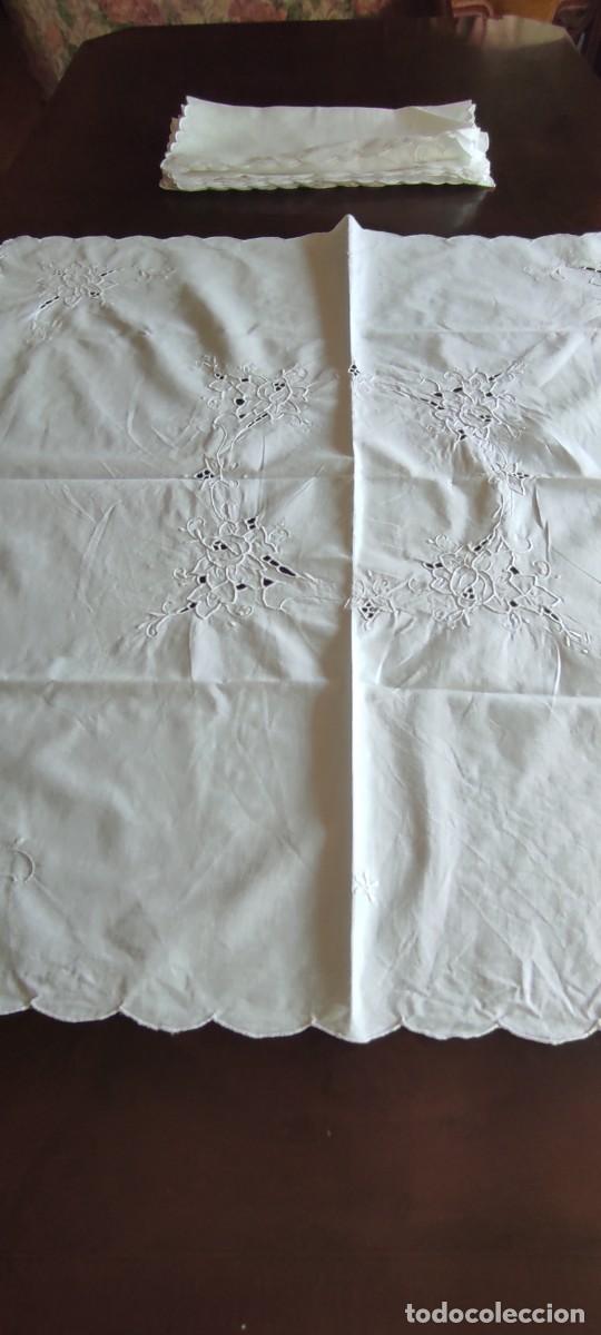 Antig&uuml;edades: ANTIGUO JUEGO DE TE / CAFE DE HILO DE LINO - MANTEL FESTONEADO (80x80) Y 9 SERVILLETAS