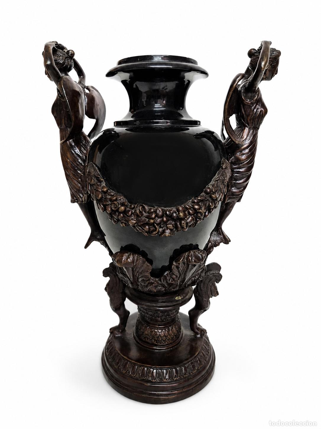 Antig&uuml;edades: Jarr&oacute;n, Copa Ornamental, Urna de Guarnici&oacute;n Estilo Neocl&aacute;sico / Imperio - M&aacute;rmol y Bronce Patinado