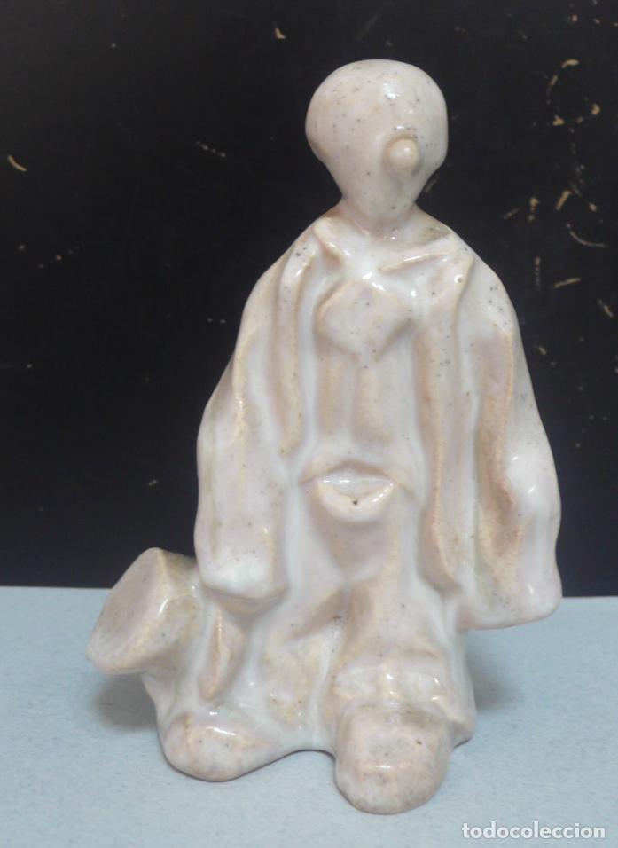 Antig&uuml;edades: peque&ntilde;a figura de ceramica