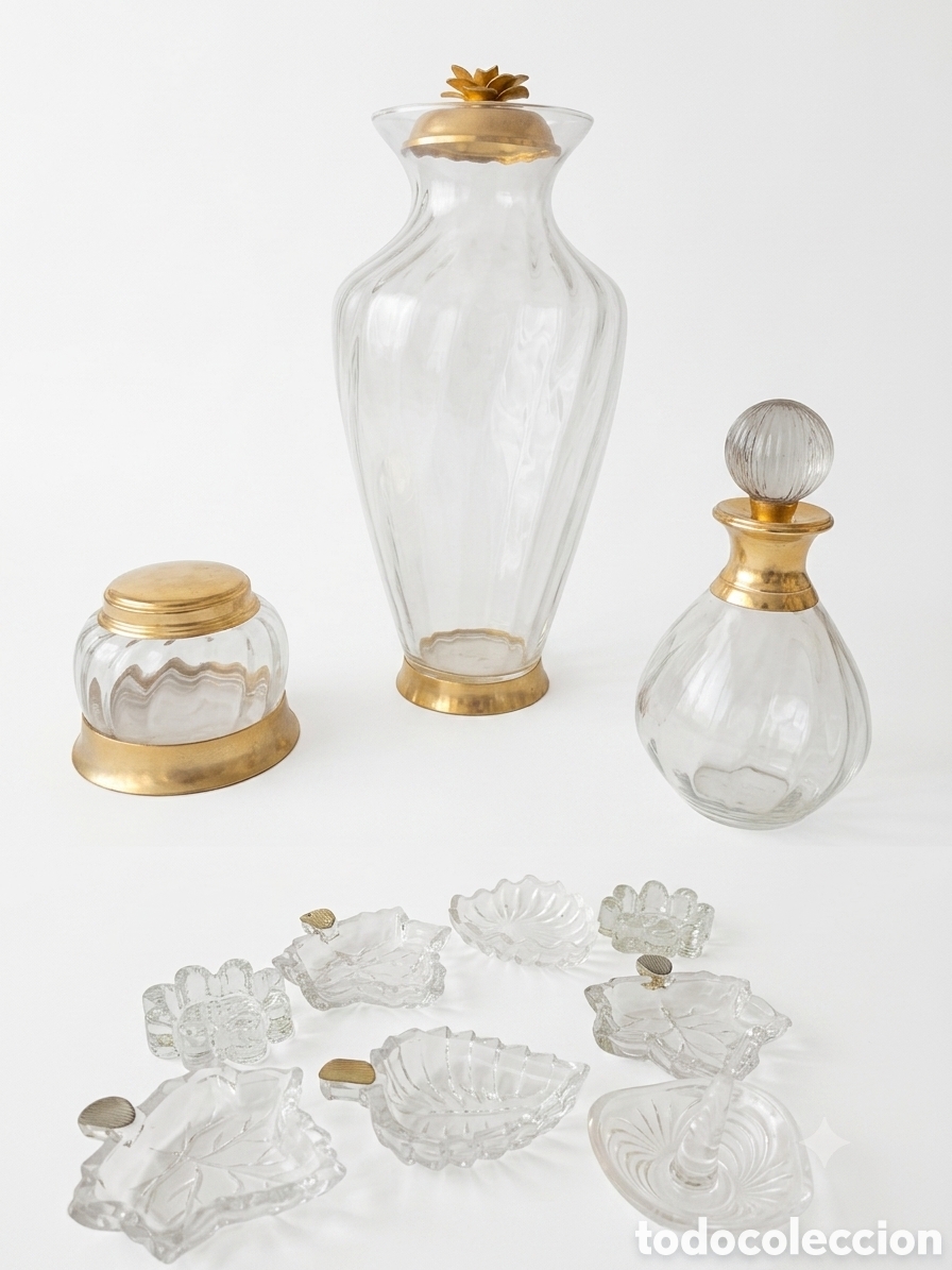 Antig&uuml;edades: Gran Lote de Tocador y Joyeros Vintage - Cristal y Detalles Dorados (11 piezas)