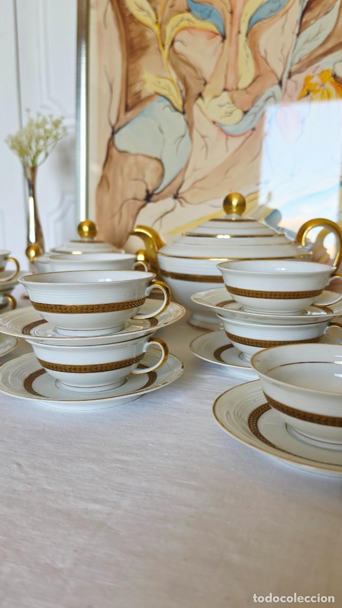 Antig&uuml;edades: Juego de Caf&eacute; Art D&eacute;co en Porcelana de Limoges y Oro de 24k c. 1930 con Filigrana de Laurel