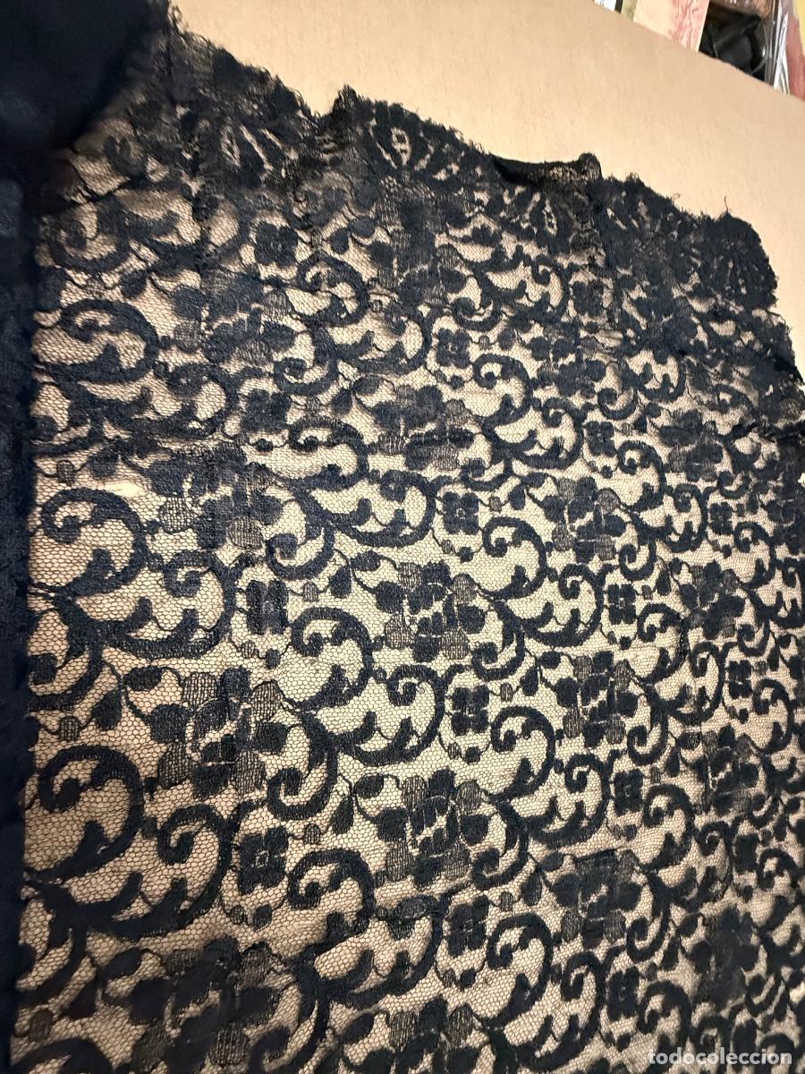 Antiquit&eacute;s: Antigua mantilla grande de tul bordado. De Almagro? mide 180x90cm