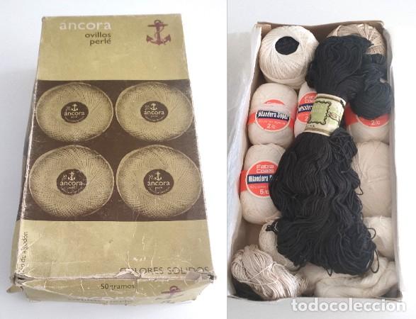 Antiquit&eacute;s: Antigua caja &Aacute;ncora con lote variado de ovillos. Fabra Coats. JRM Barcelona