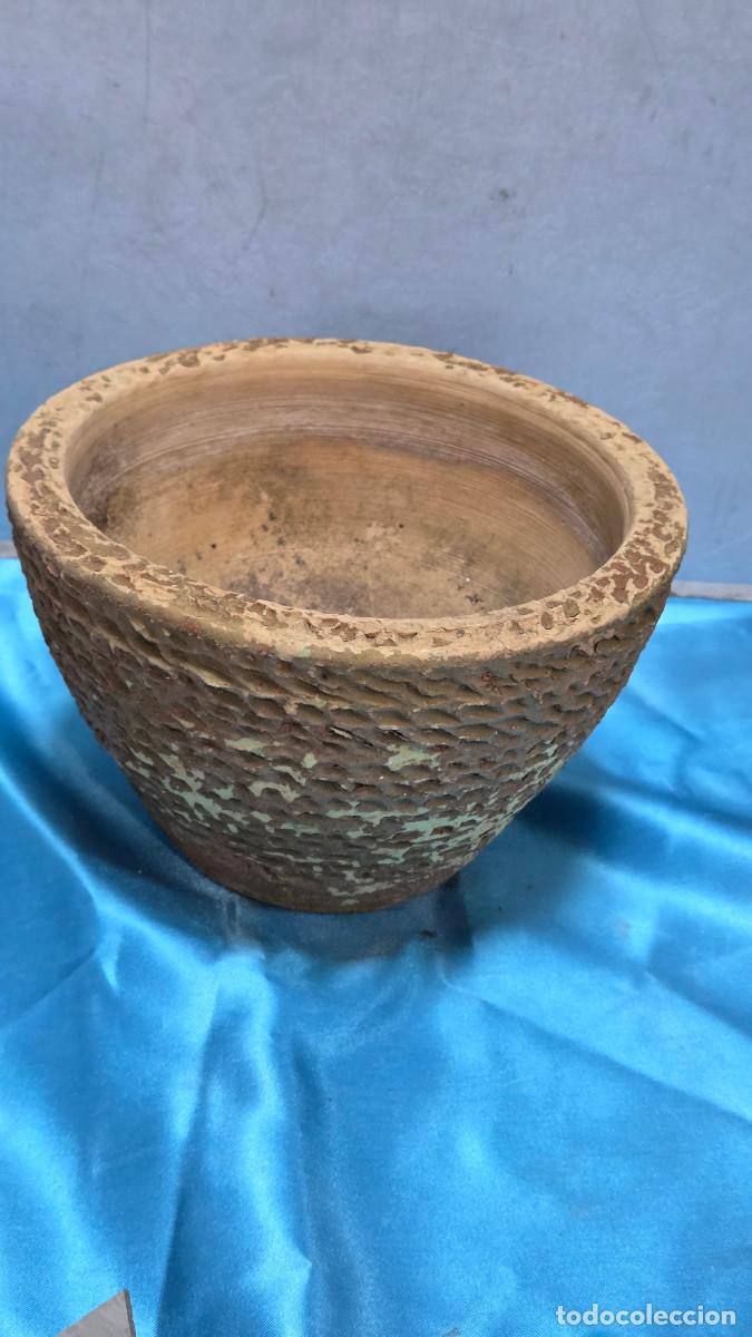 Antig&uuml;edades: maceta antigua de terracota - Foto 2