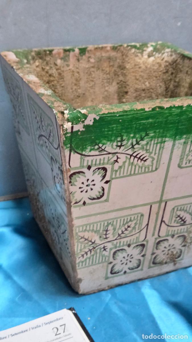 Antig&uuml;edades: maceta de azulejos antiguos - Foto 2