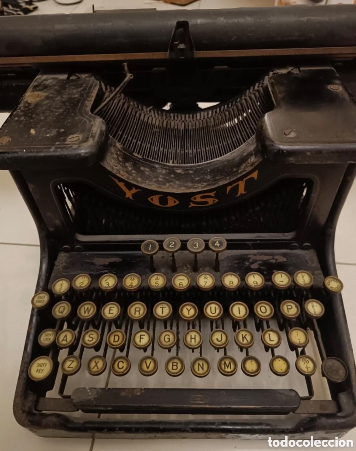 Antig&uuml;edades: Maquina de escribir La Yost (Carro Extra Ancho)