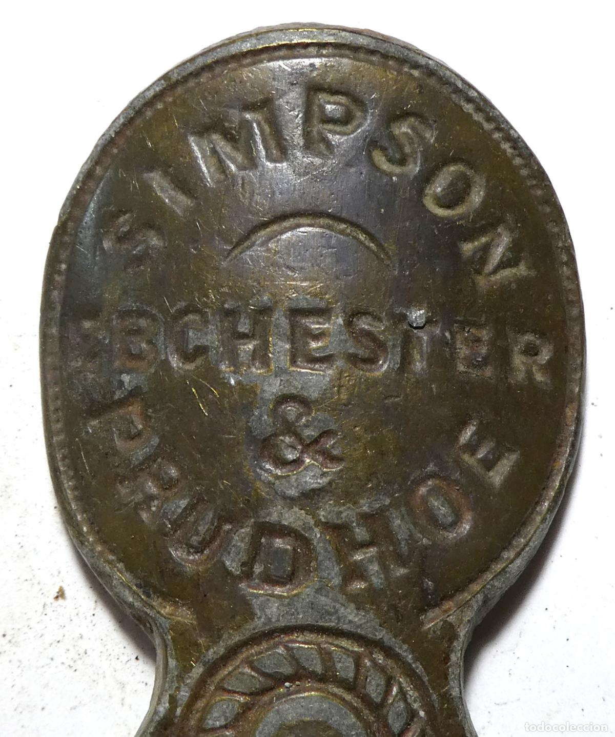 Antig&uuml;edades: Objeto publicitario de bronce de &rdquo;SIMPSON PRUDHOE & EBCHESTER&rdquo;