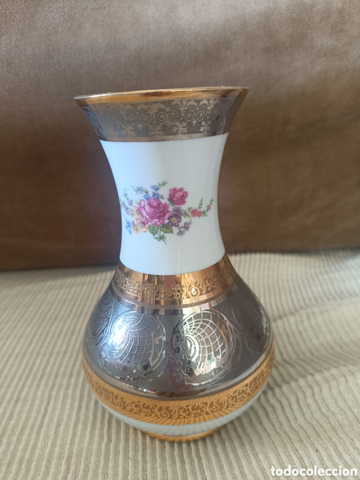 Antig&uuml;edades: Jarr&oacute;n porcelana Sneroll Bohemia. Decorado oro y platino