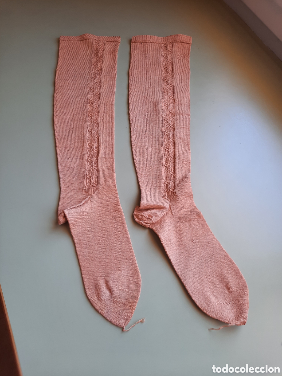 Antig&uuml;edades: Antiguas medias de mujer de confecci&oacute;n artesanal