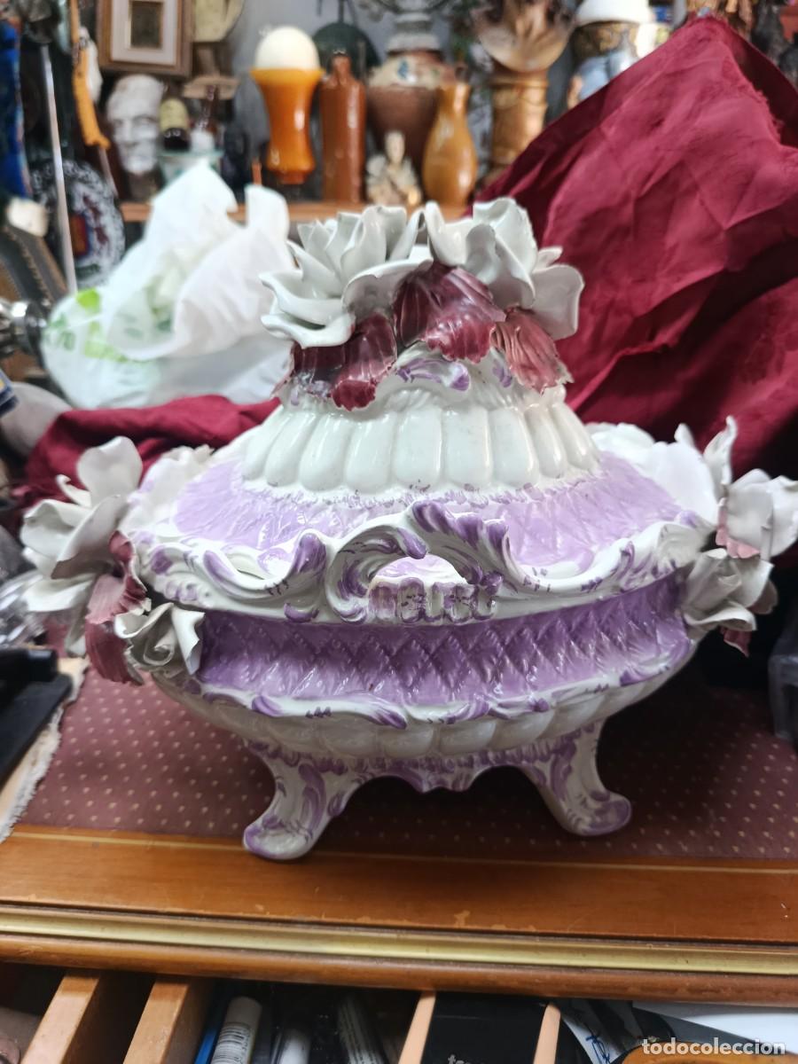 Antig&uuml;edades: Sopera antigua, principios siglo XX.de porcelana de Nova(Venecia)
