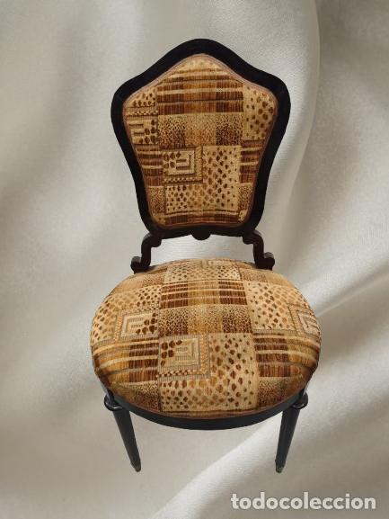 Antiques: Silla estilo Luis XVI. Siglo XX . Madera de haya.