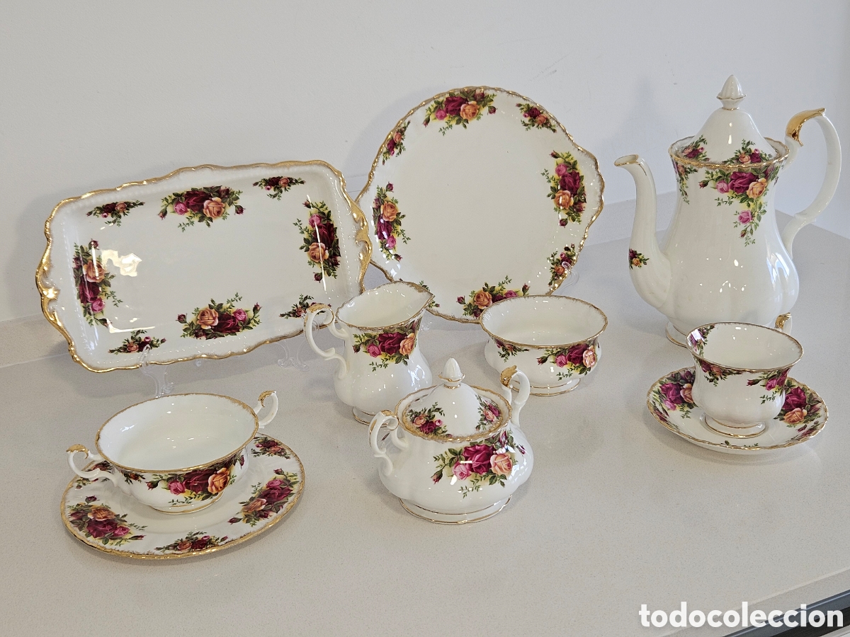 Antig&uuml;edades: Servi&ccedil;o de Ch&aacute; e Caf&eacute; Royal Albert Old Country Roses - 42 Pe&ccedil;as Made in England