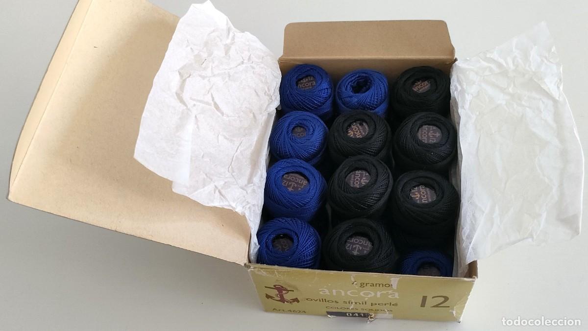 Antig&uuml;edades: Antigua caja de 23 ovillos &Aacute;ncora S&iacute;mil Perl&eacute;. Fabra Coats (08)