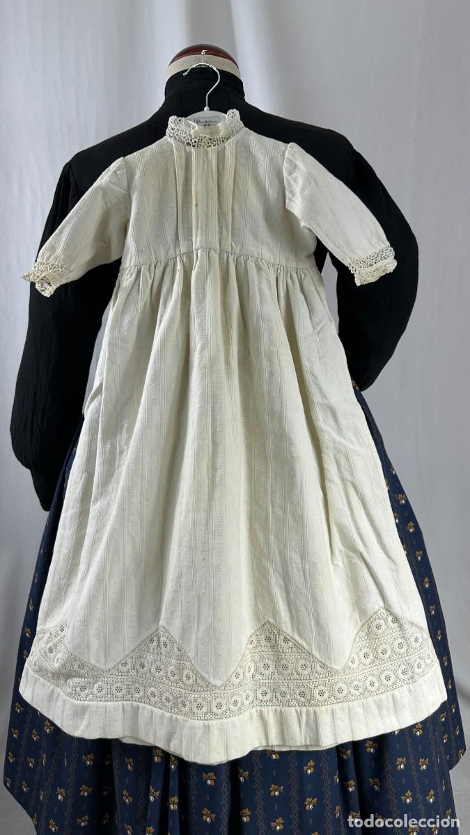 Antig&uuml;edades: Antiguo vestido de ni&ntilde;o, de piqu&eacute;