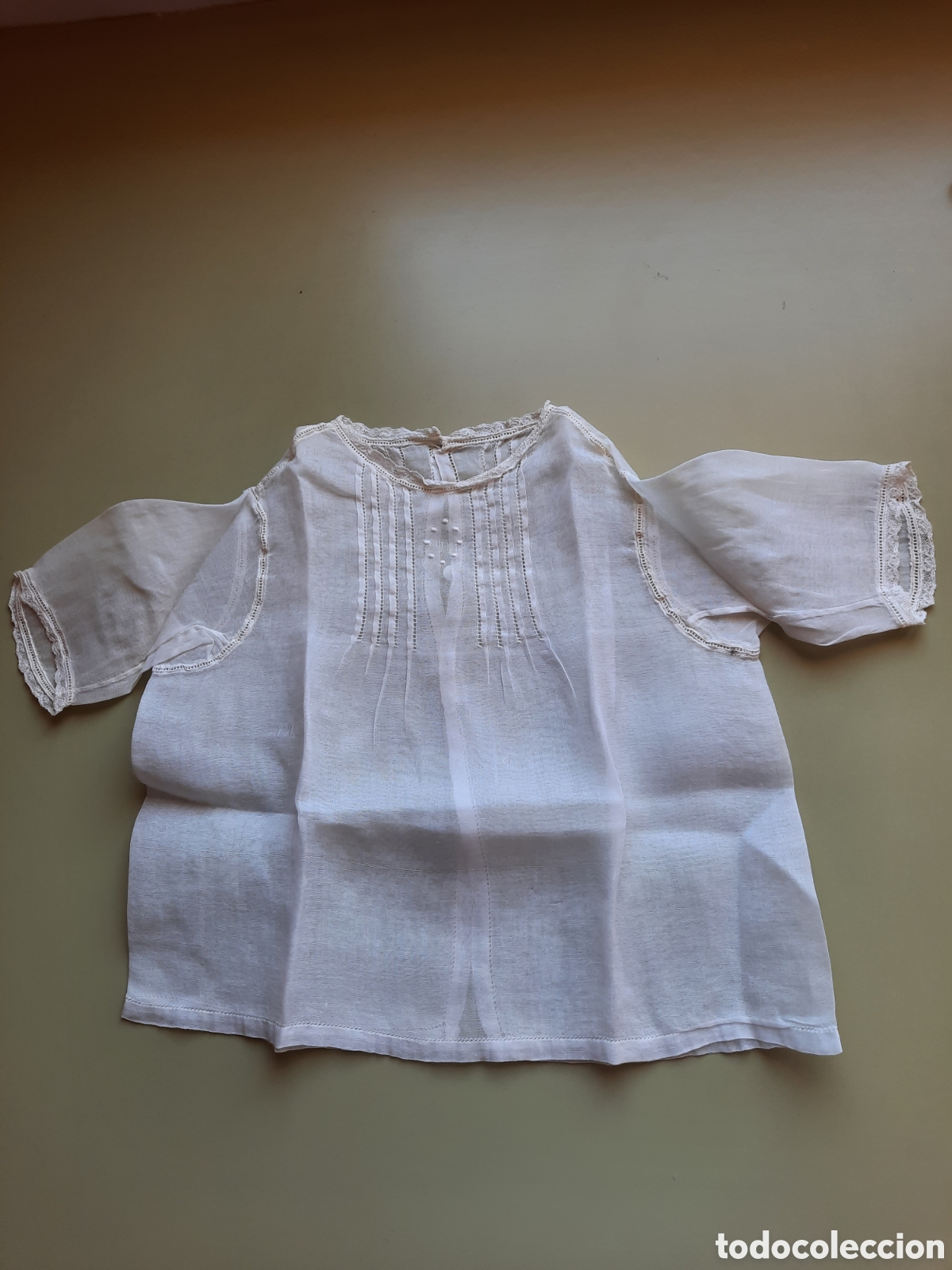 Antig&uuml;edades: Antigua camisita beb&eacute; en organza