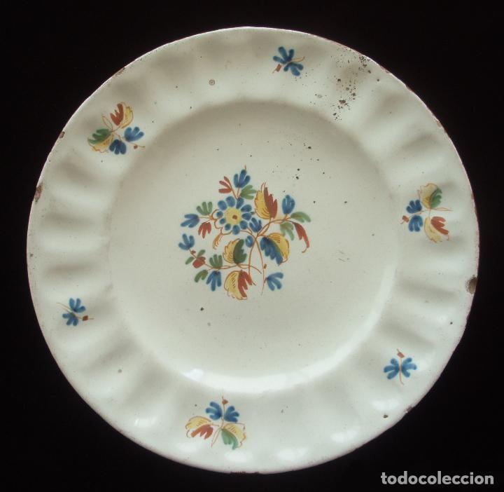 Antig&uuml;edades: PLATO. ALCORA. F&Aacute;BRICA CONDE DE ARANDA. SERIE EL RAMITO. A&Ntilde;O 1800. ALCORA, CASTELL&Oacute;N.