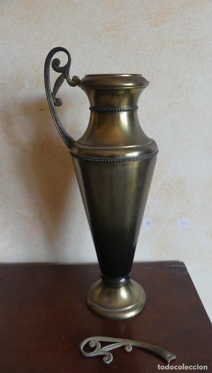 Antig&uuml;edades: JARRON DE LATON DORADO PAVONADO DE &Eacute;POCA MODERNISTA ( 1910 -1920 )( PAGO POR BIZUM )