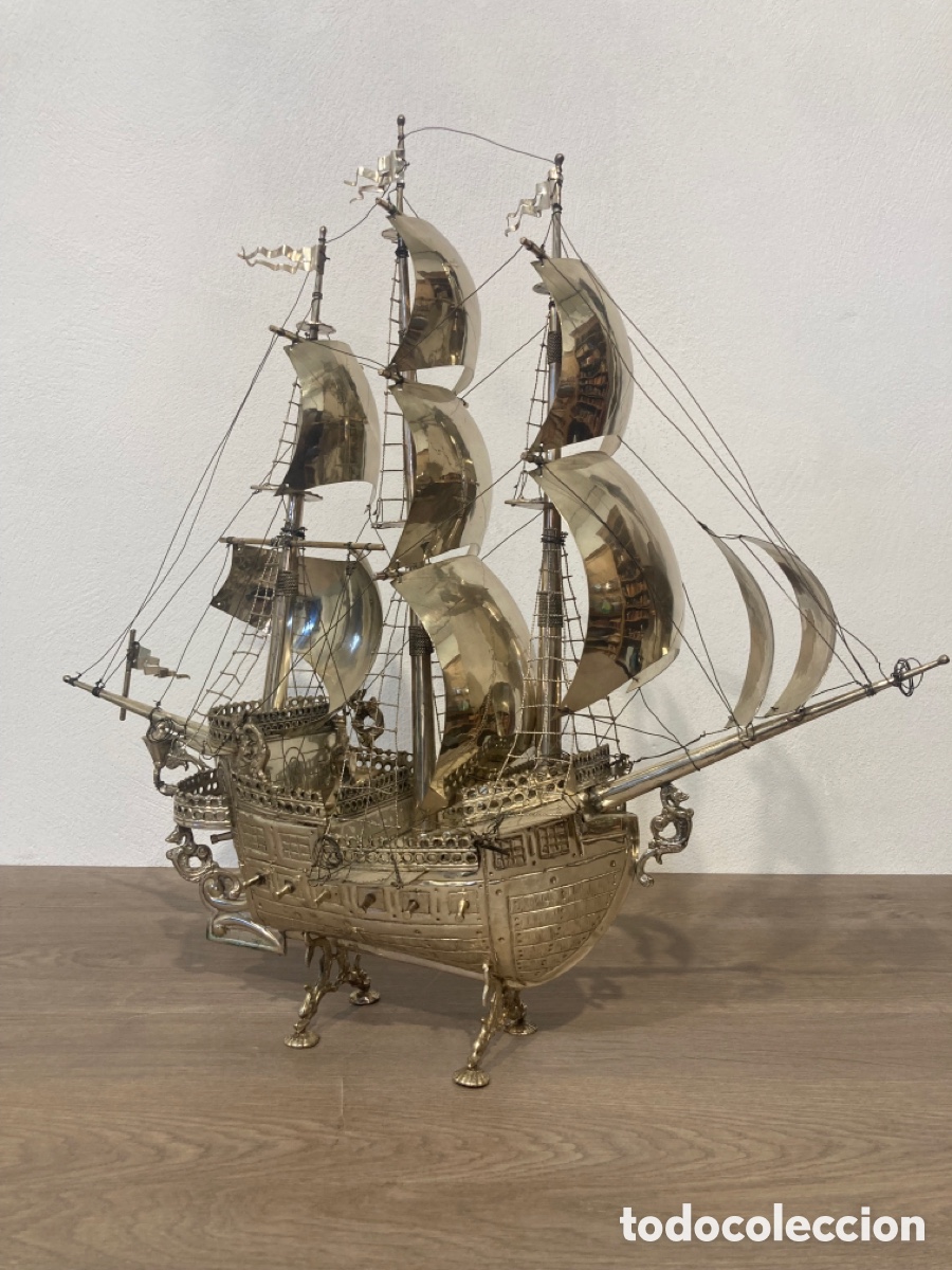 Antig&uuml;edades: Antiguo barco metal rematado a mano