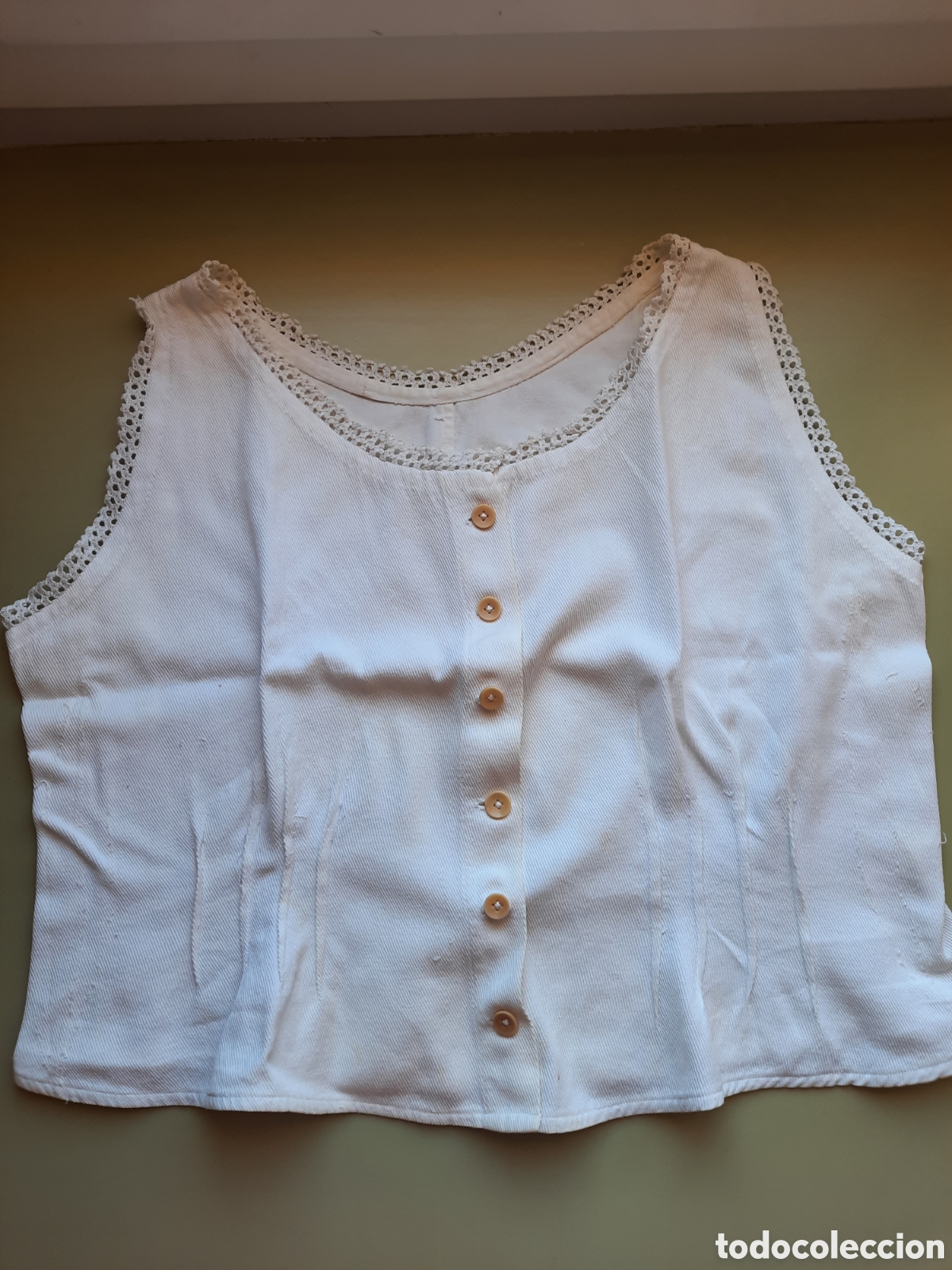 Antig&uuml;edades: Antigua camisa de mujer en tela de piqu&eacute;
