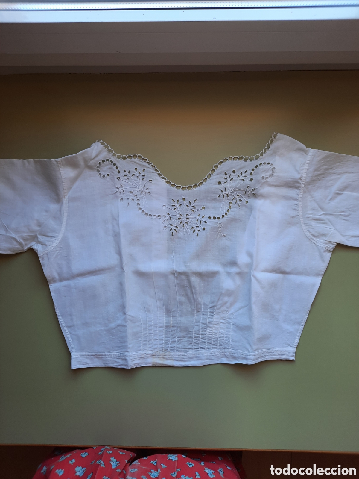 Antig&uuml;edades: Antigua camisa de mujer, hecha y bordada a mano
