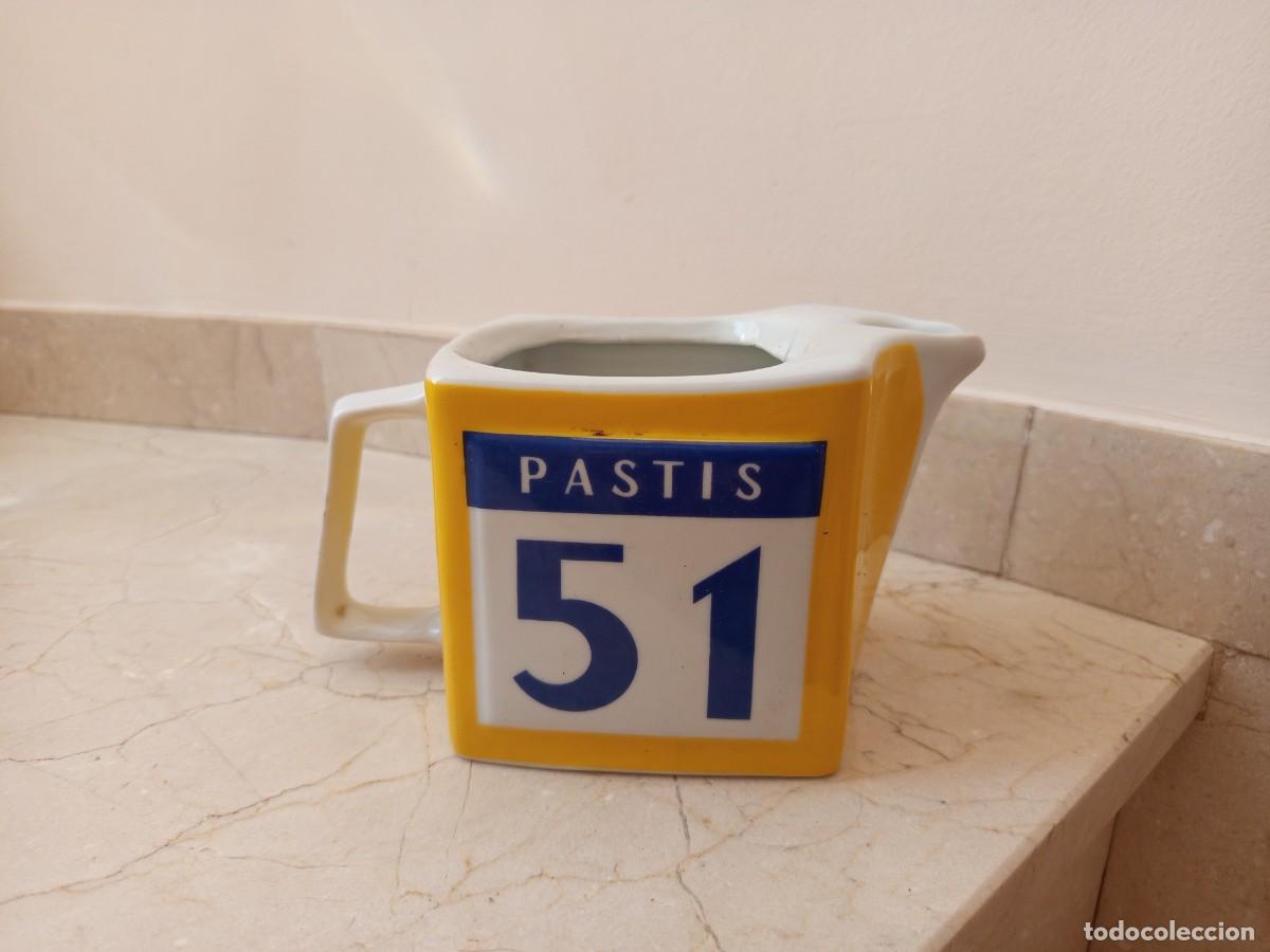 Antig&uuml;edades: Antigua jarra porcelana Padtis 51. Sello Porcelana Isard en la base
