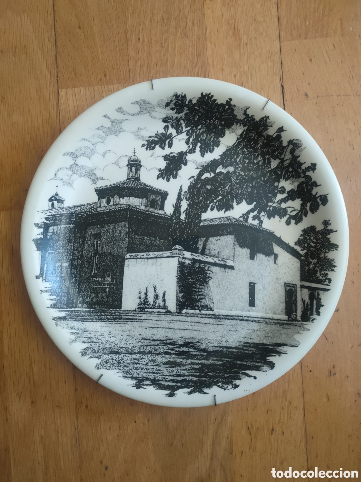 Antig&uuml;edades: Plato de cer&aacute;mica de Caja Huelva