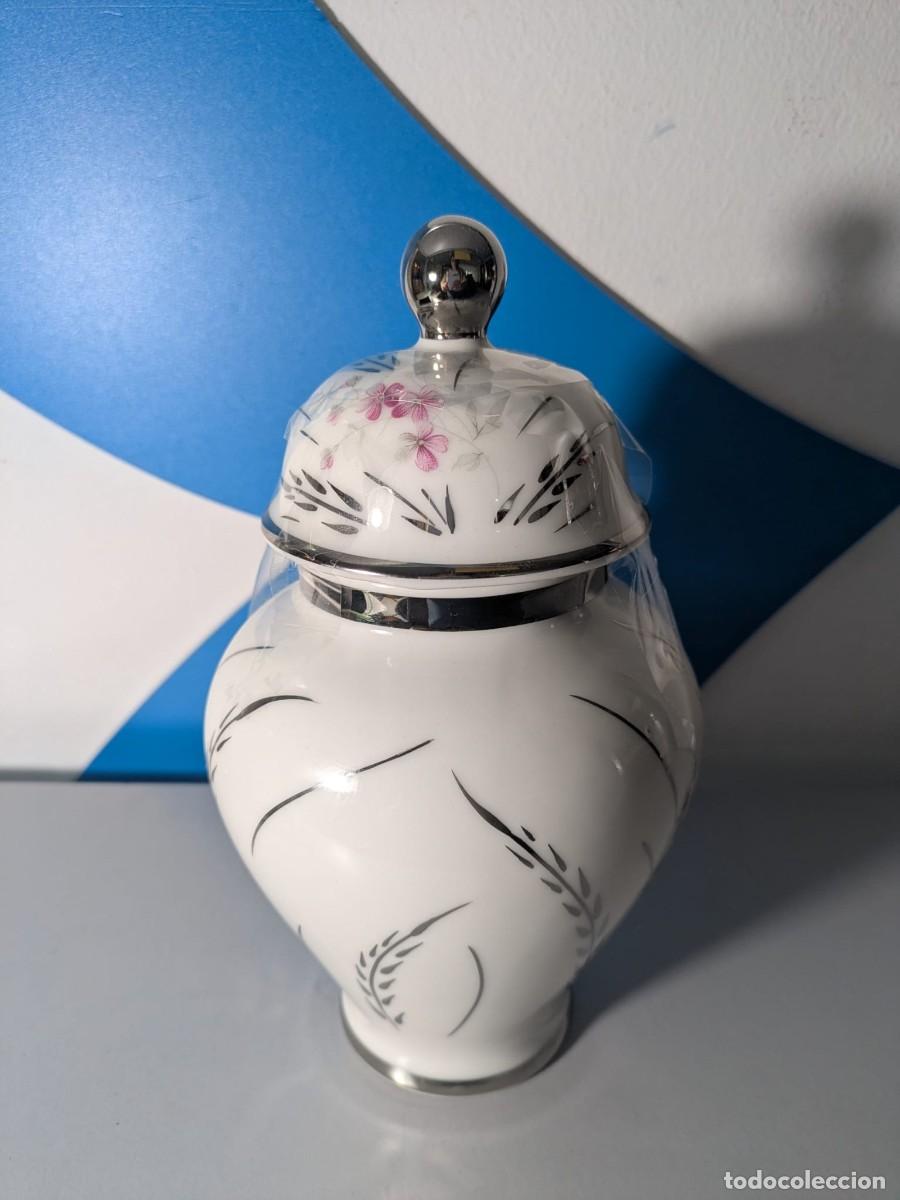 Antiquit&eacute;s: Precioso tibor de porcelana blanca de estilo vintage de la marca Limoges, ideal para dar un toque el