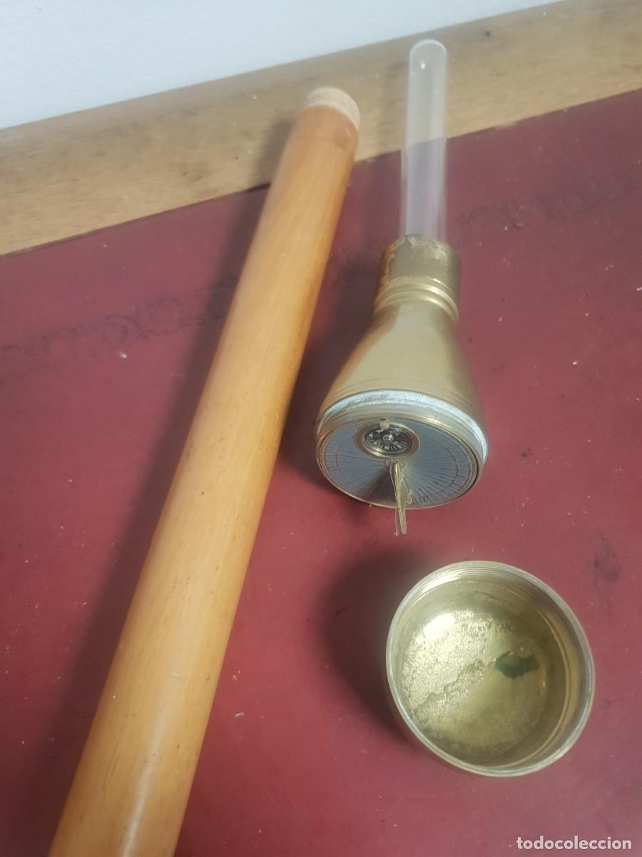 Antig&uuml;edades: Baston con brujula reloj sol y deposito metal y madera desmontable