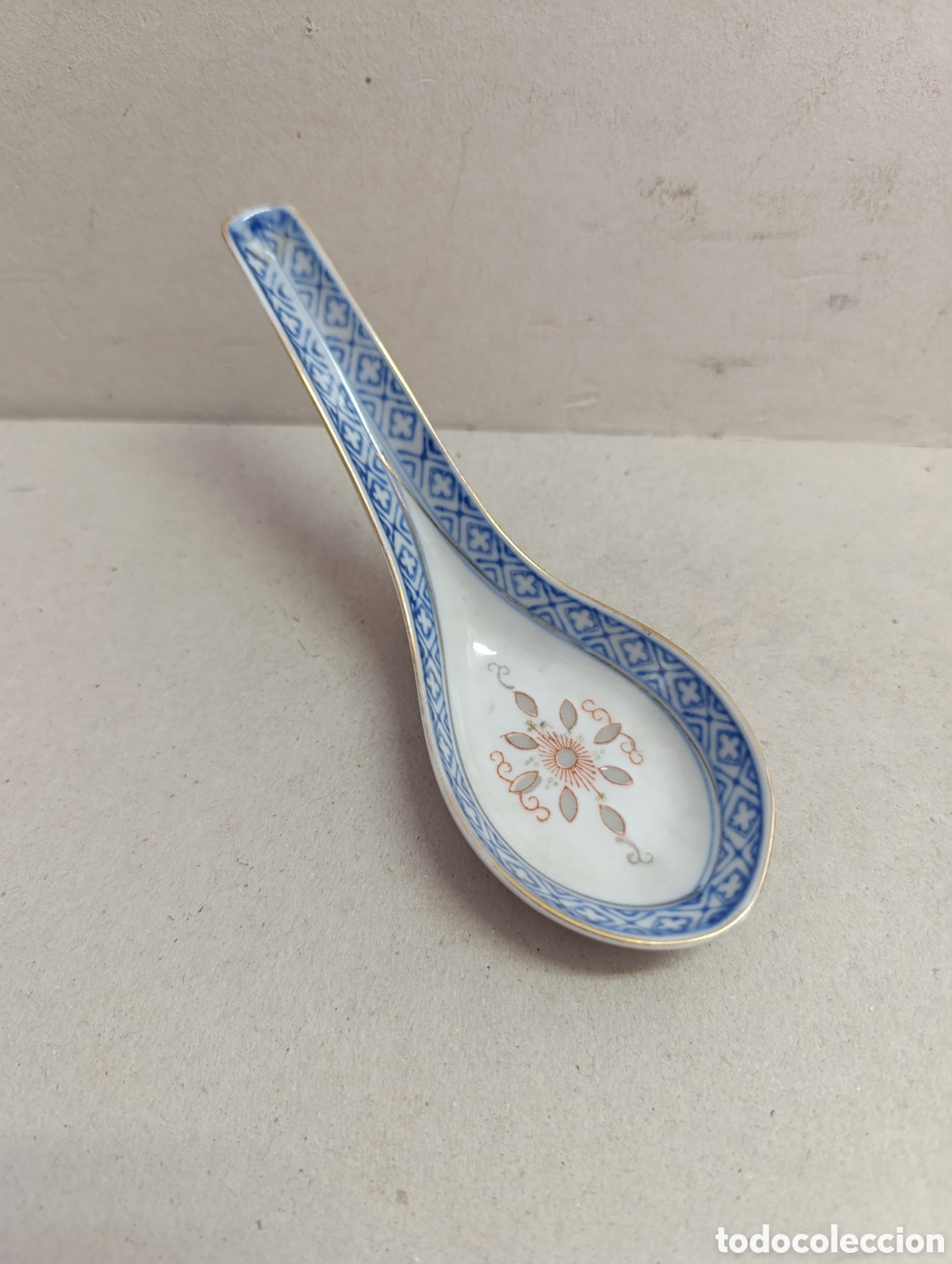 Antig&uuml;edades: CUCHARA DE PORCELANA, ORIENTAL. 14 CM.