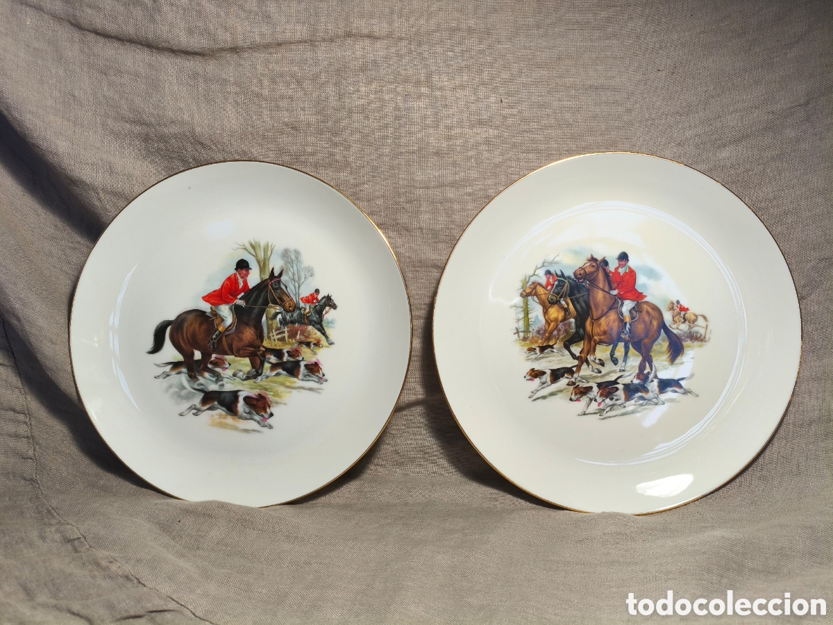 Antig&uuml;edades: Pareja de platos llanos de porcelana MAH Vigo &ndash; Escenas de caza