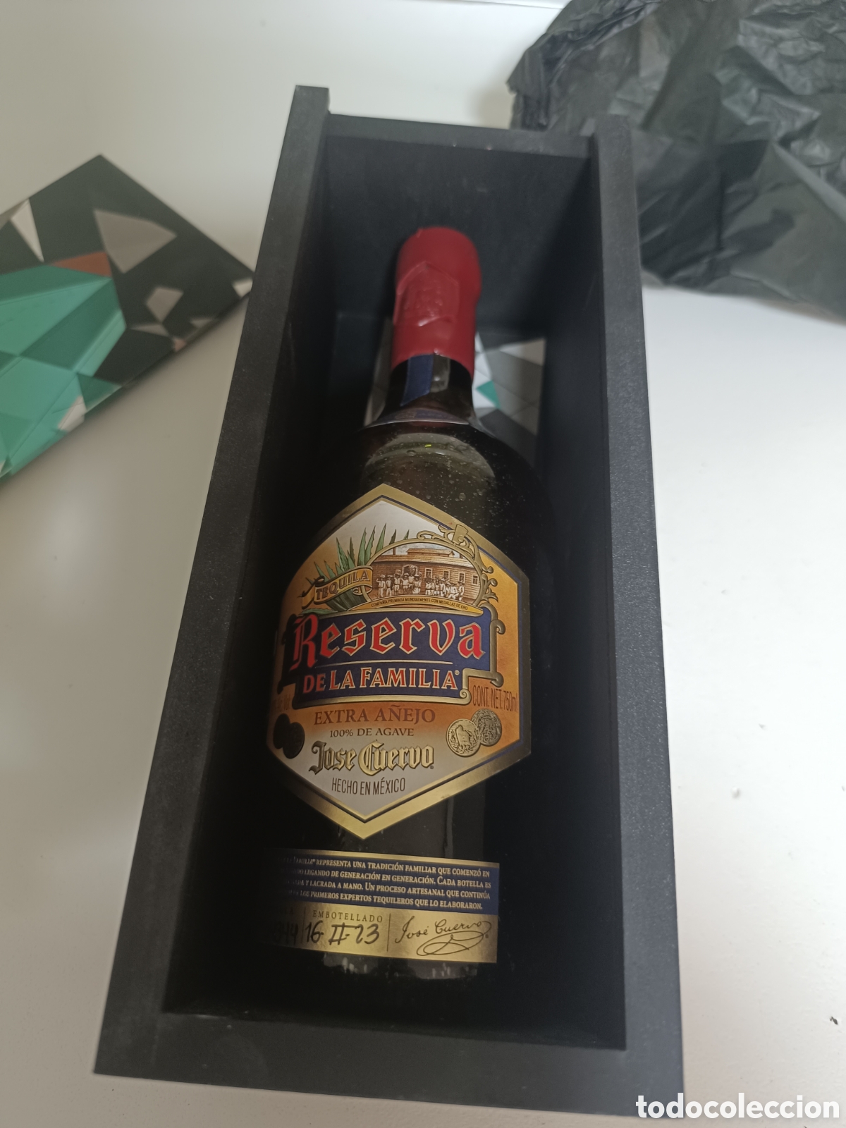 Antig&uuml;edades: Tequila reserva familia Jos&eacute; cuervo