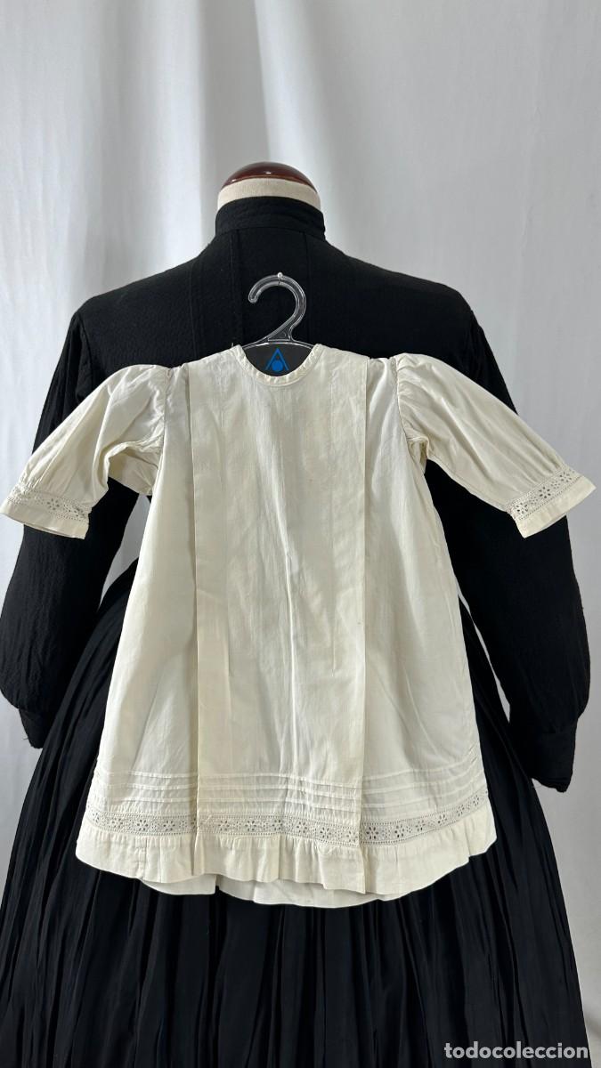 Antig&uuml;edades: Antiguo vestido de algod&oacute;n