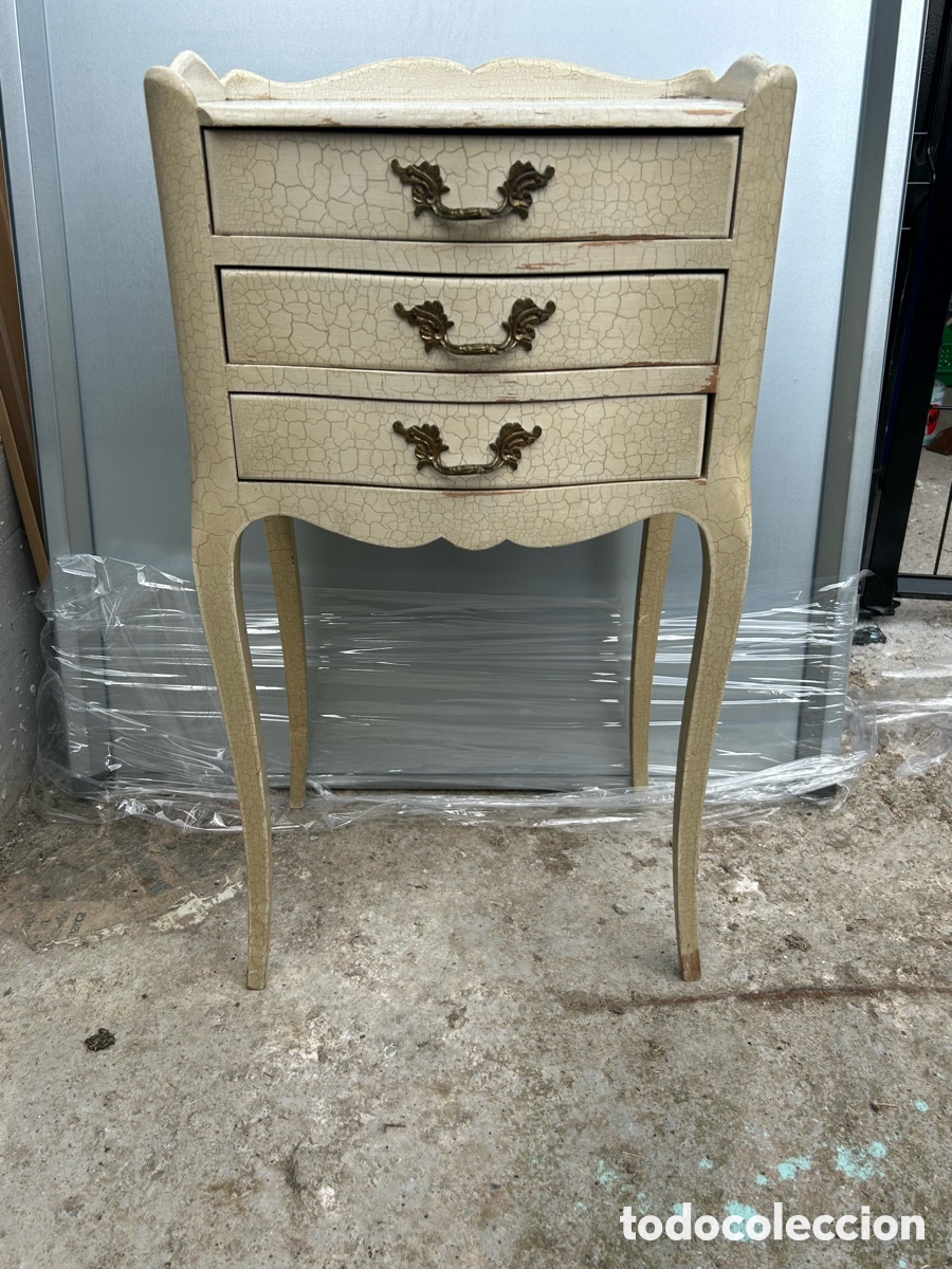 Antiquit&eacute;s: Mesita antigua de madera francesa con craqueado
