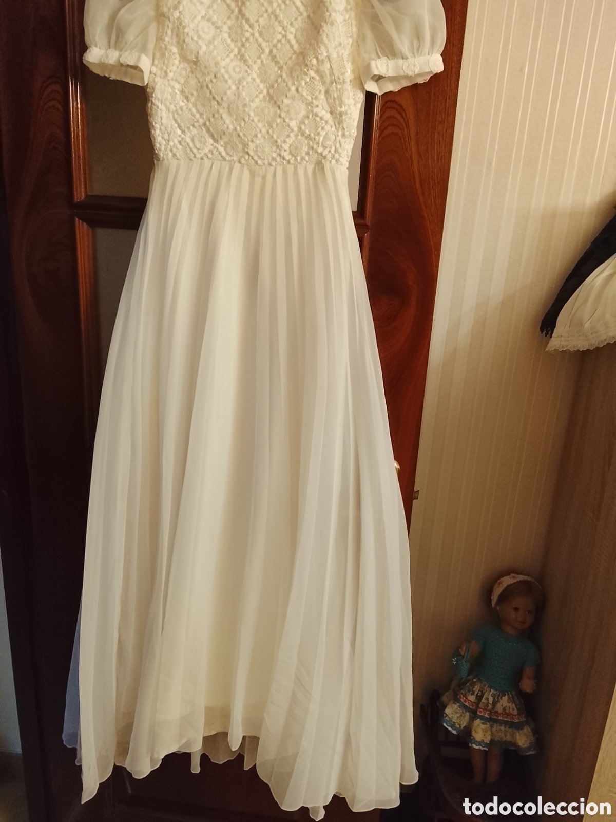 Antig&uuml;edades: Antiguo vestido de novia a&ntilde;os 70 ,es de la talla 40 .Ver fotos y leer descripci&oacute;n
