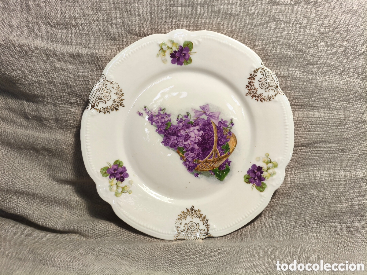 Antig&uuml;edades: Plato de postre antiguo de porcelana