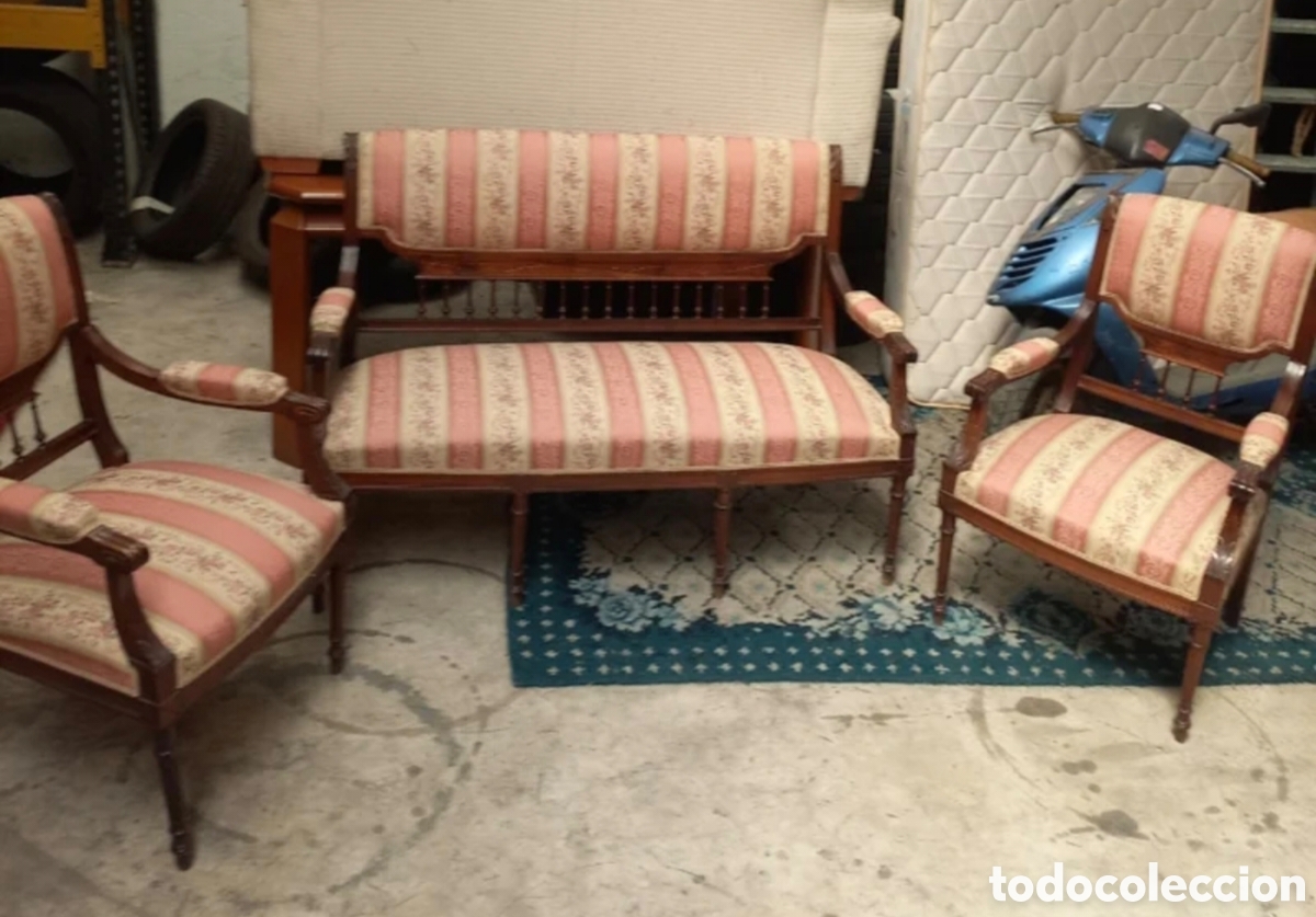 Antig&uuml;edades: Conjunto Tresillo Antiguo Estilo Isabelino (Sof&aacute; + 2 Sillones)