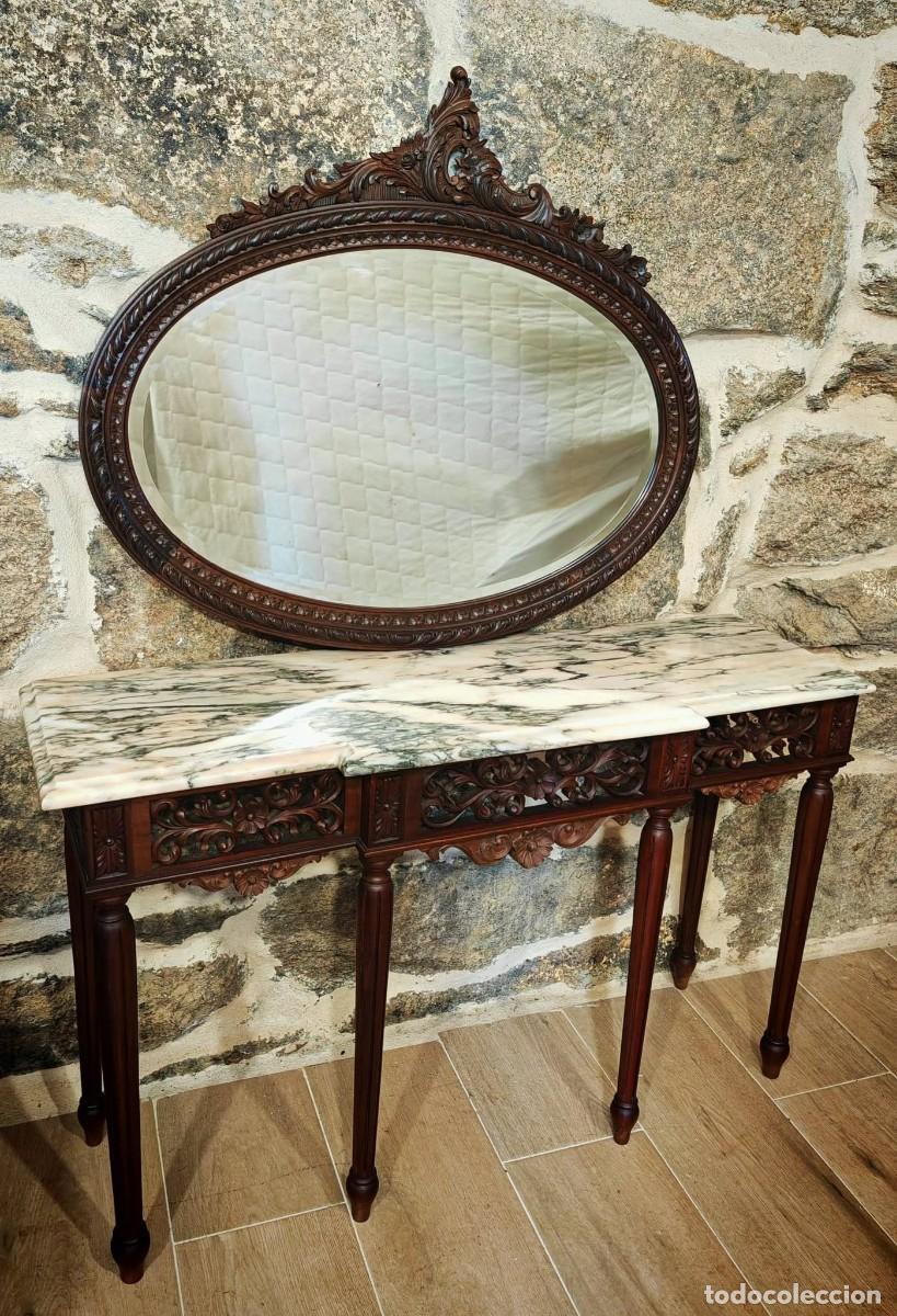 Antig&uuml;edades: Consola de madera y espejo