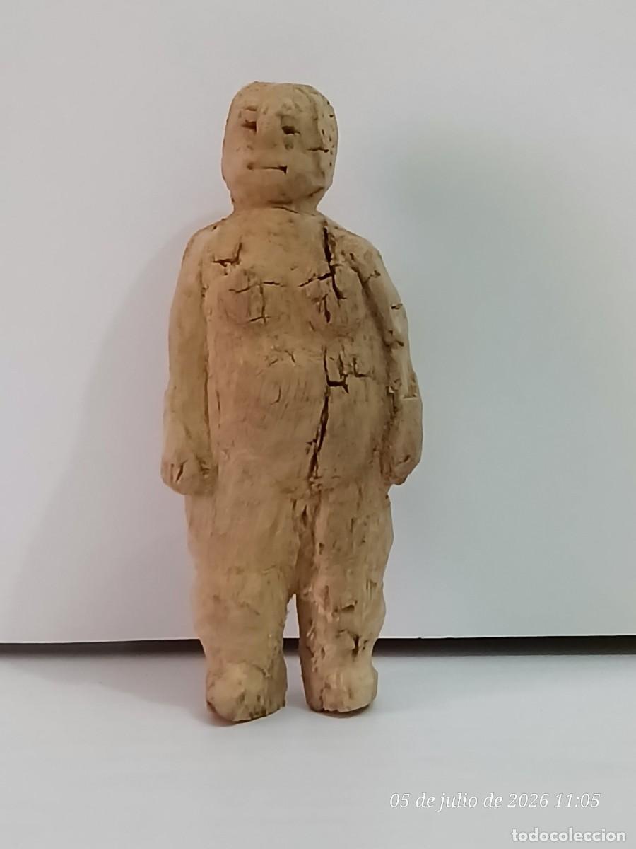 Antig&uuml;edades: Rar&iacute;sima figurita de madera antigua. Mu&ntilde;eca &oacute; &iacute;dolo?