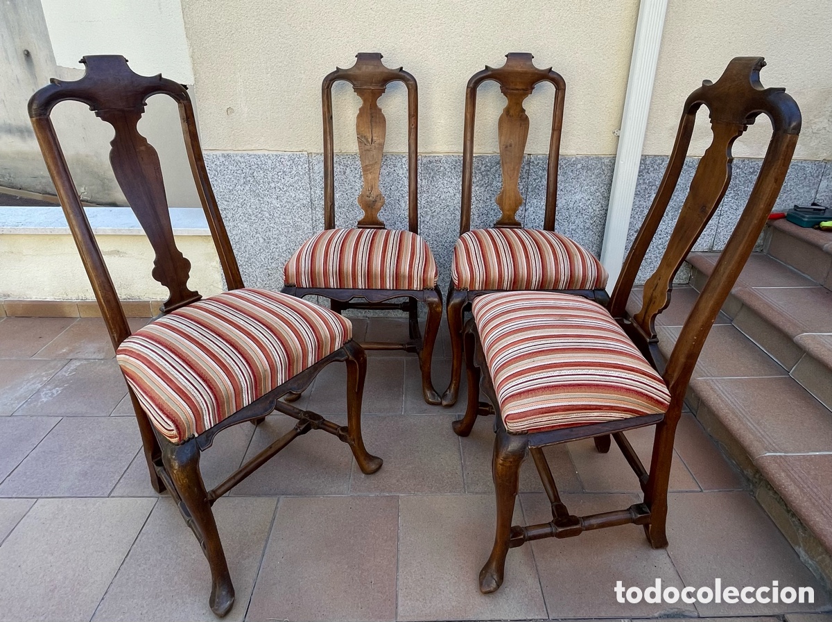 Antig&uuml;edades: Conjunto 4 Sillas estilo reina Ana. Siglo XVIII. Nogal.